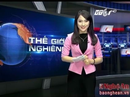 Khánh Vy '7 thứ tiếng' trở thành MC bản tin thời sự quốc tế