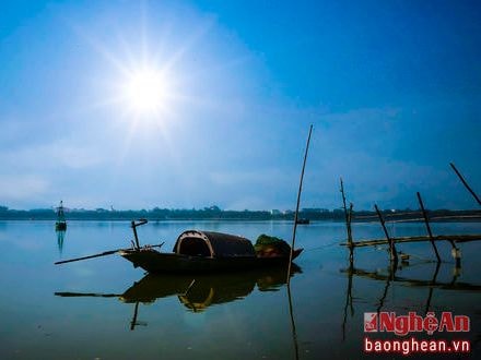 Những khoảnh khắc bình yên bên bến sông Lam