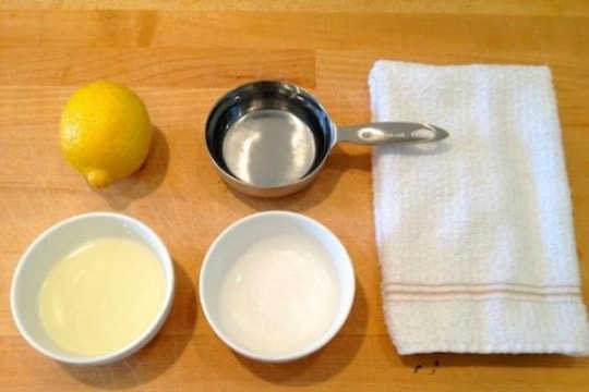 Cách dọn nhà sạch, nhanh đón Tết mà không hại da tay