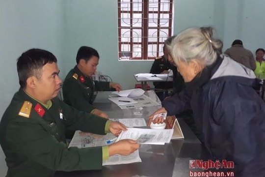 Ban CHQS Thanh Chương: Chi trả gần 2 tỷ đồng cho 878 đối tượng theo QĐ 49