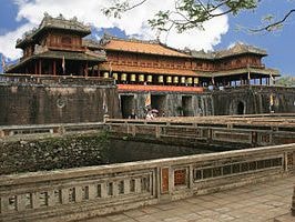 Phát triển du lịch trở thành ngành kinh tế mũi nhọn