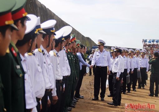 Nhiều phần quà Tết đã được chuyển đến đảo Cồn Cỏ