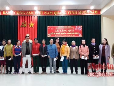 Hội Doanh nghiệp vừa và nhỏ huyện Quỳ Hợp tặng 878 suất quà Tết cho người nghèo