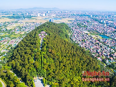 Xuân về trên núi Quyết