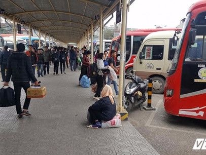 Choáng váng giá vé xe về quê ăn Tết tăng 60%