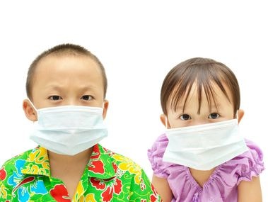 Mẹo chăm trẻ hen phế quản trong đợt Tết lạnh