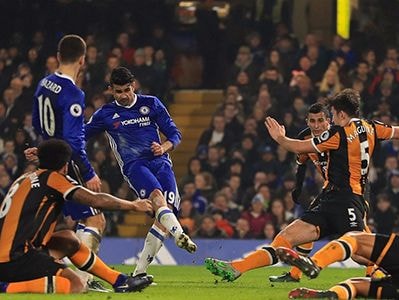 Chelsea tạo cách biệt tám điểm trên đỉnh Ngoại hạng Anh