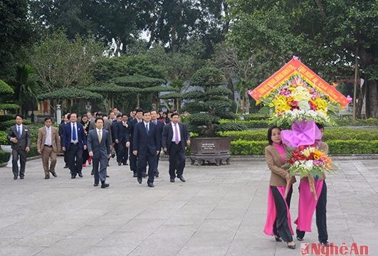 Lãnh đạo tỉnh dâng hương, dâng hoa tại các khu di tích lịch sử
