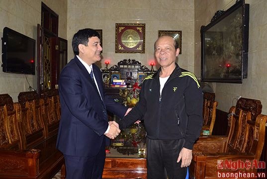 Bí thư Tỉnh ủy thăm, chúc Tết gia đình cố PGS Ninh Viết Giao