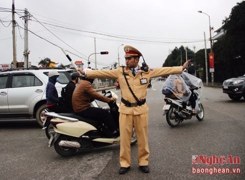 TP Vinh ra quân phòng chống tội phạm, pháo nổ Tết Đinh Dậu