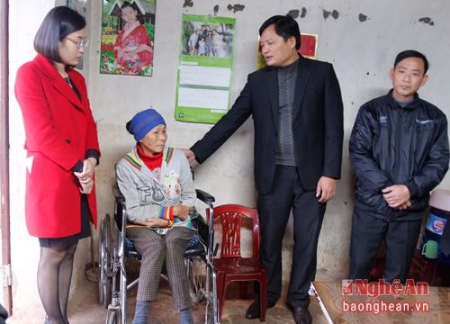 Nhóm thiện nguyện Niềm tin hỗ trợ nữ bộ đội Trường Sơn 20 triệu đồng