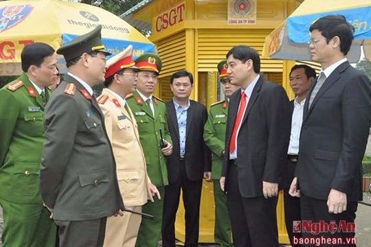 Bí thư Tỉnh ủy kiểm tra và chúc Tết các đơn vị trực Tết