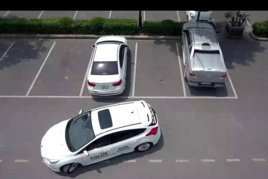 Một số kỹ năng lùi xe tài xế Việt cần biết