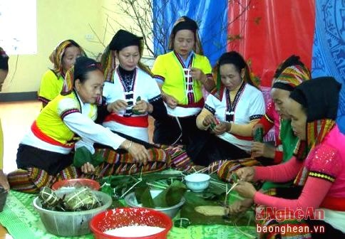 Nghi lễ cúng thần linh ngày mồng 1 Tết của đồng bào Thái