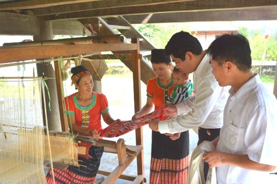 Từng bước khẳng định  là trung tâm kinh tế -  văn hóa vùng Tây Nam