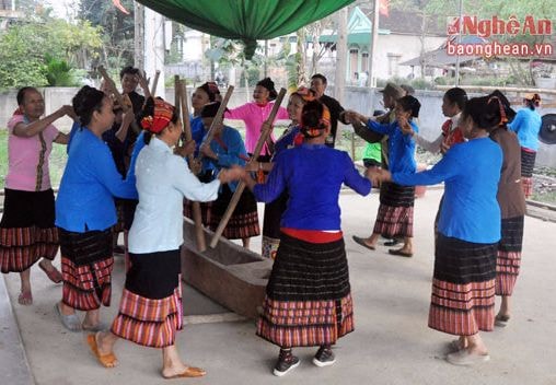 Náo nức trò chơi dân gian ở bản người Thái