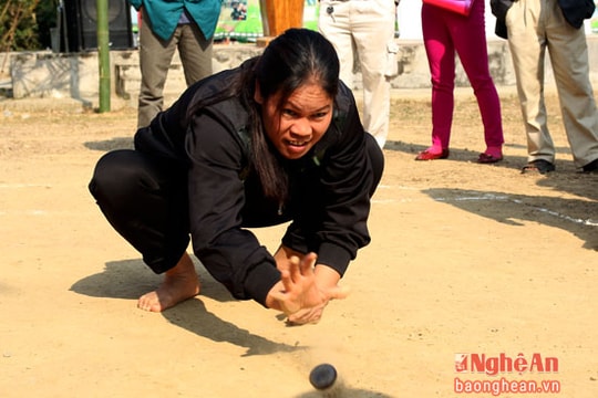 Tò mặc lẹ - trò chơi hấp dẫn ngày Tết của người Thái Nghệ An