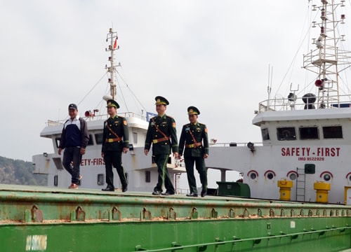 Mùa Xuân bình yên nơi cửa biển