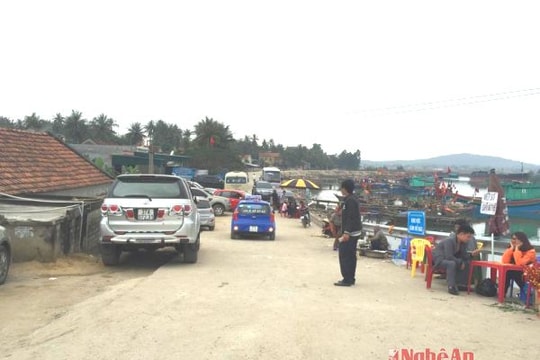 Buông lỏng quản lý giá vé trông giữ xe?