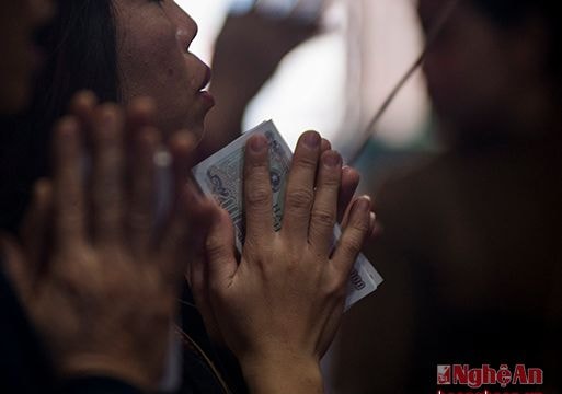 Ngán ngẩm với người Việt 'xấu xí' mùa lễ hội