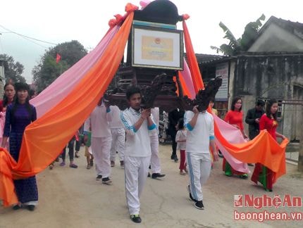 Nhà thờ họ Doãn đón nhận Bằng Di tích lịch sử kiến trúc nghệ thuật cấp tỉnh