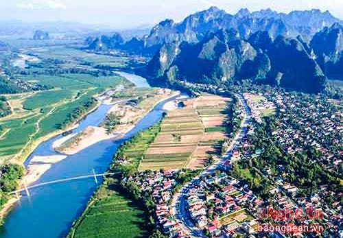 Bí thư Huyện uỷ Con Cuông: 'Chúng tôi sẽ đẩy mạnh quảng bá du lịch trên Facebook'