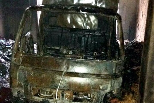 Kho hàng mã bốc cháy trước ngày Rằm, thiệt hại tiền tỷ