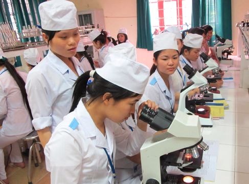 Tăng học phí cần gắn với nâng chất lượng đào tạo