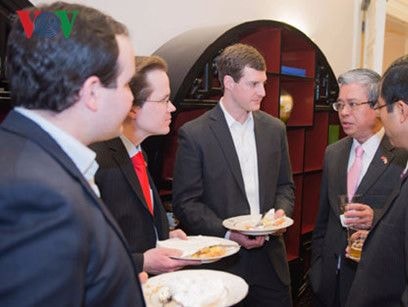 Việt Nam mời Tổng thống Donald Trump dự Hội nghị Cấp cao APEC