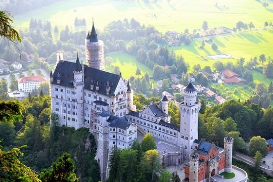 5 thành phố đón lễ Tình nhân lãng mạn