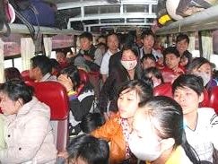 Nhồi nhét khách, tăng giá vé