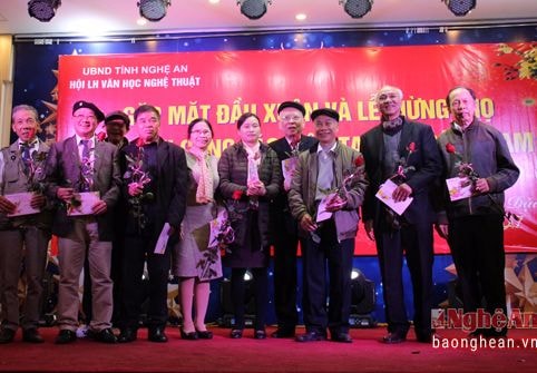 Hội Văn học Nghệ thuật Nghệ An gặp mặt hội viên, cộng tác viên