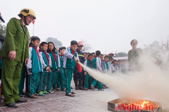 Học cách đối phó với 'bà hỏa' cùng chiến sỹ PCCC