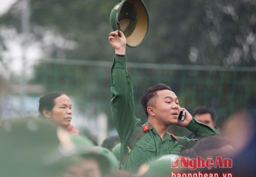 Bịn rịn ngày lên đường