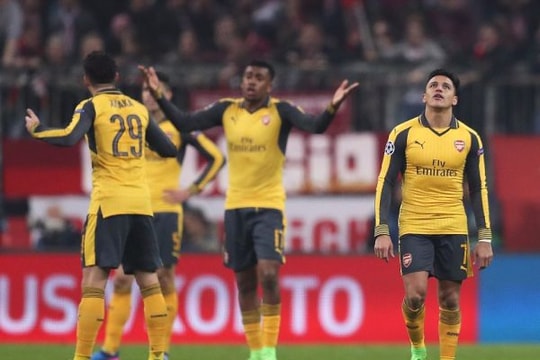 Arsenal thảm bại trên sân Bayern, lịch sử không thay đổi