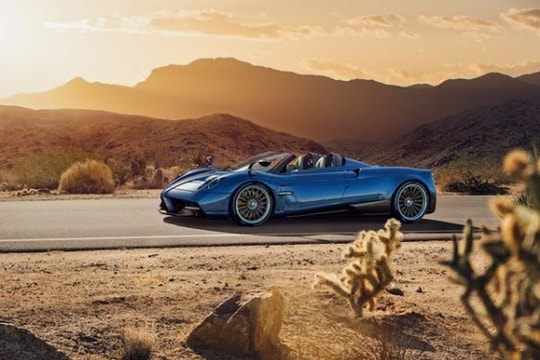 Chiêm ngưỡng vẻ đẹp của siêu xe mui trần Pagani Huayra Roadster