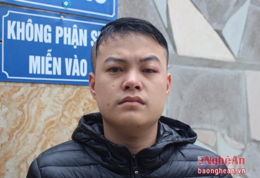 Đến nhà anh họ chơi Tết, 3 lần mở két sắt trộm tiền