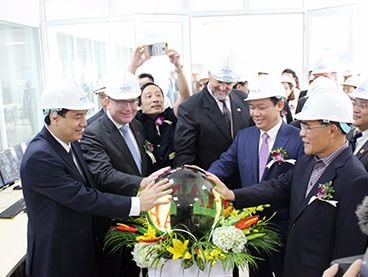 Phó Thủ tướng dự lễ khánh thành Nhà máy thức ăn gia súc 15 triệu USD ở Nghệ An