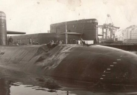 Cú va chạm suýt gây thảm họa giữa tàu ngầm Nga - Mỹ