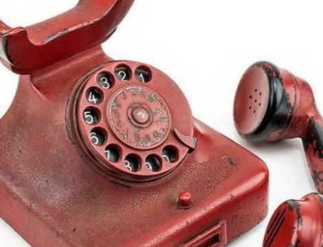 Điện thoại của Adolf Hitler được bán với giá 243.000 USD