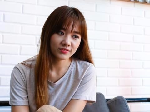 Showbiz Việt: Miếng bánh 'dễ xơi' cho người ngoại quốc?