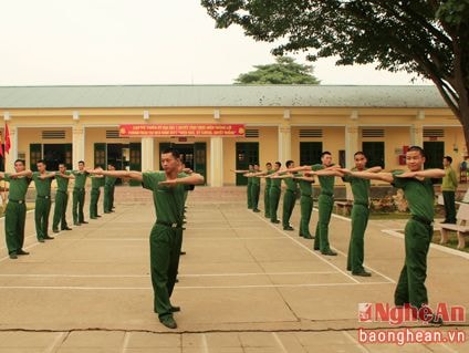 Ngày đầu trong doanh trại của tân binh