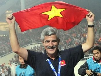 HLV Calisto sẽ dẫn dắt CLB Long An?