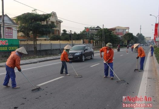 Bê tông nhựa rơi dày trên Quốc lộ 1A
