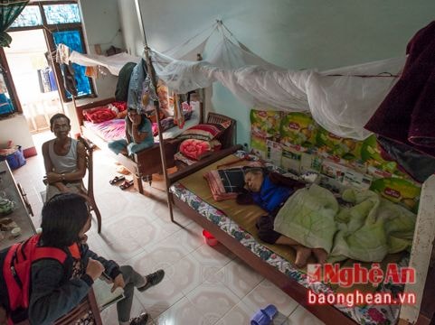 Cám cảnh những mảnh đời nơi 'xóm chạy thận'