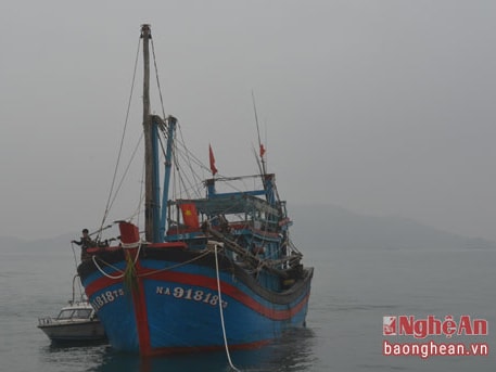 Hành trình cứu nạn 9 thuyền viên gặp nạn trên biển