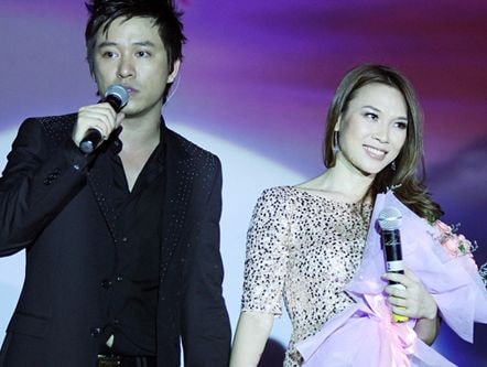 Mỹ Tâm tái hợp 'người tình' Tuấn Hưng trên sân khấu