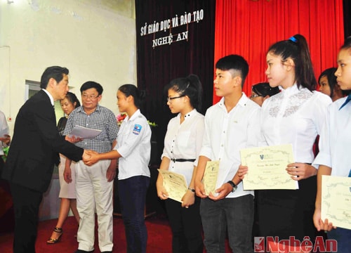 Nghệ An: Rút giấy phép 9 đơn vị tư vấn du học