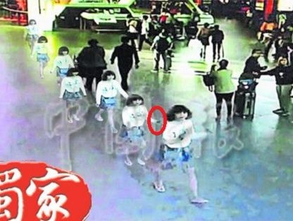 Nữ nghi phạm tay đen sì sau khi hạ độc trong nghi án Kim Jong-nam