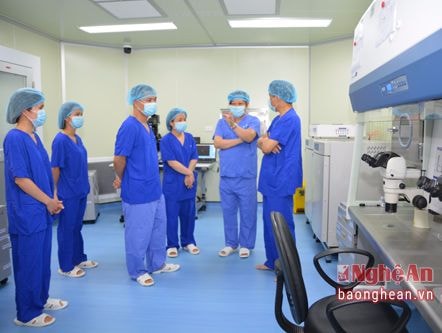 Thứ trưởng Bộ Y tế chỉ đạo hỗ trợ kỹ thuật thụ tinh ống nghiệm tại Nghệ An